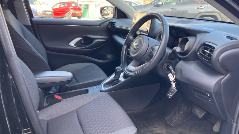 Toyota Yaris 1.5 Hybrid Design 5dr CVT Hybrid Hatchback